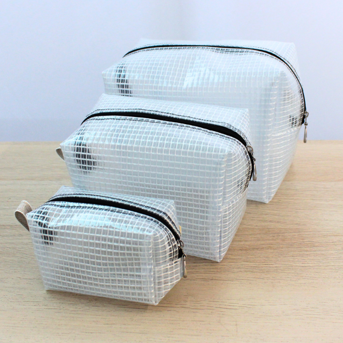 Grid Vinyl Dopp Kits