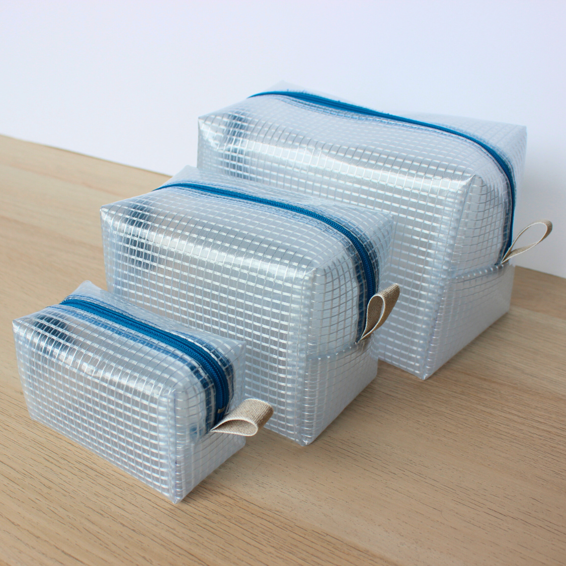 Grid Vinyl Dopp Kits