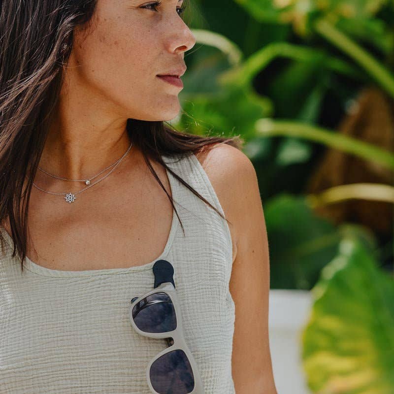 Magnetic Glasses Clip: Olive Green