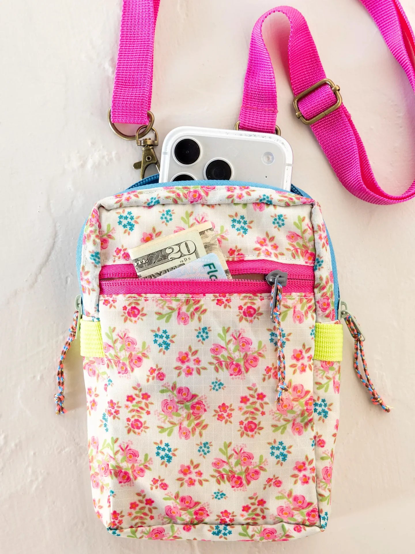8-in-1 Pocket Crossbody