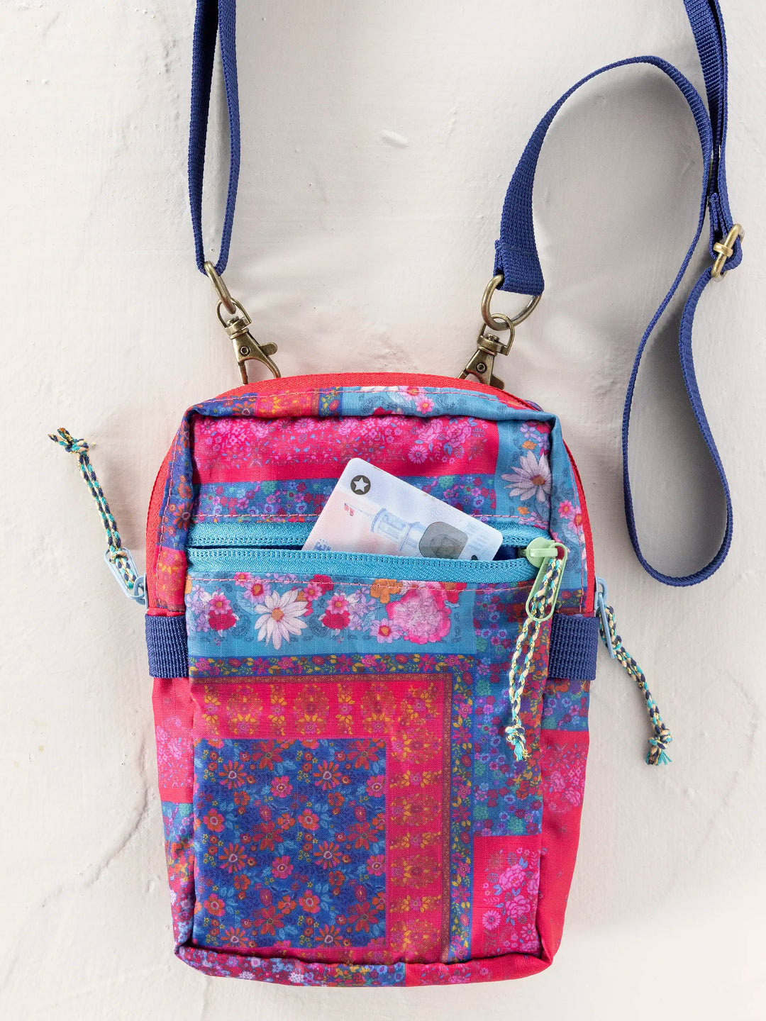 8-in-1 Pocket Crossbody