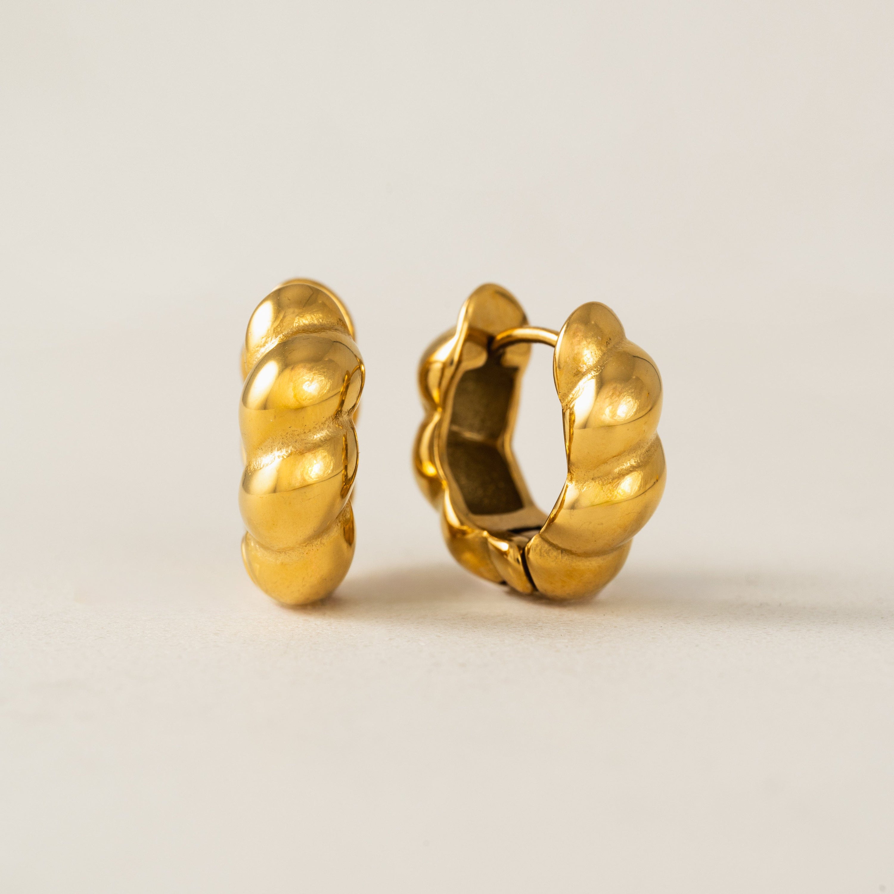Croissant Puff Hoop Earrings - Gold