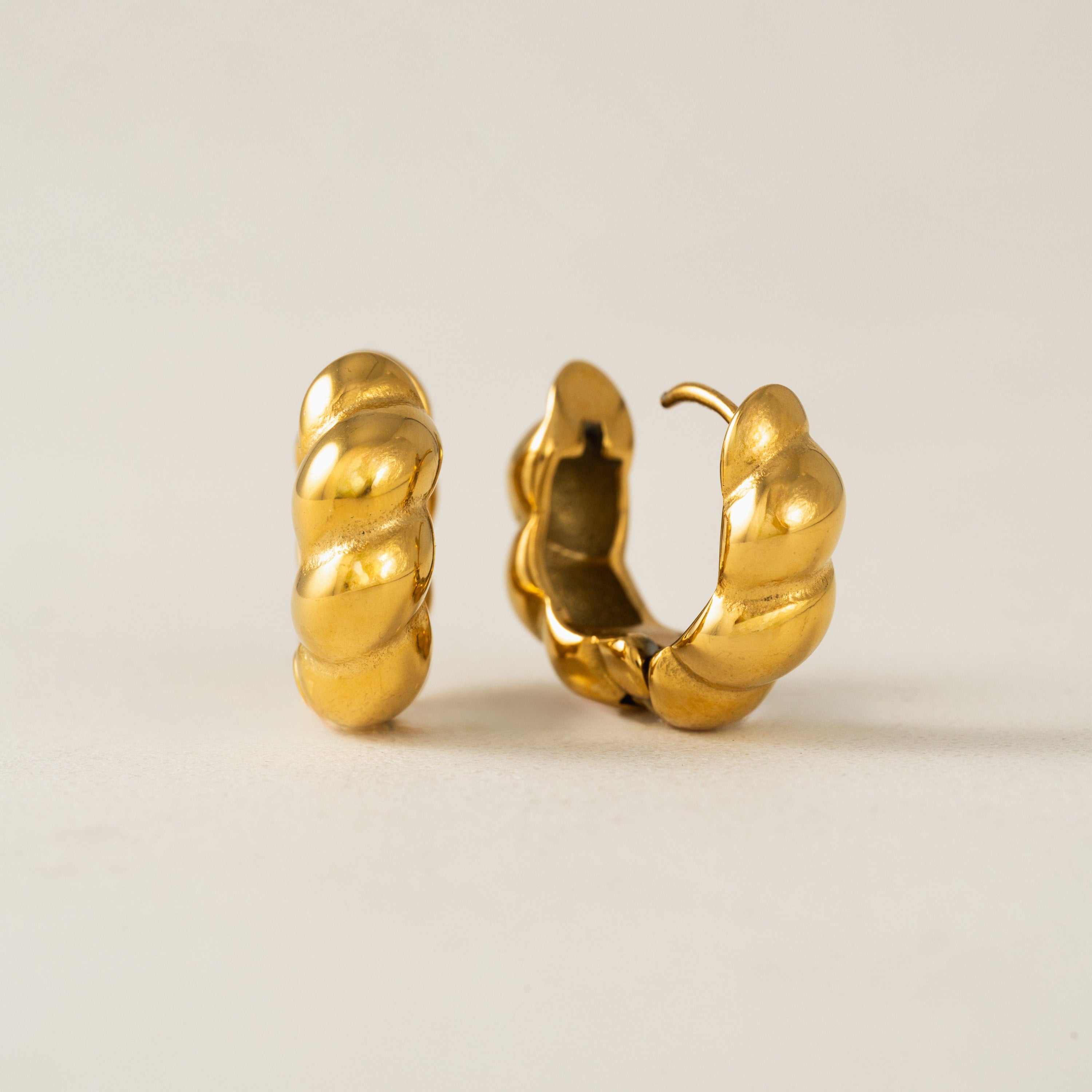 Croissant Puff Hoop Earrings - Gold