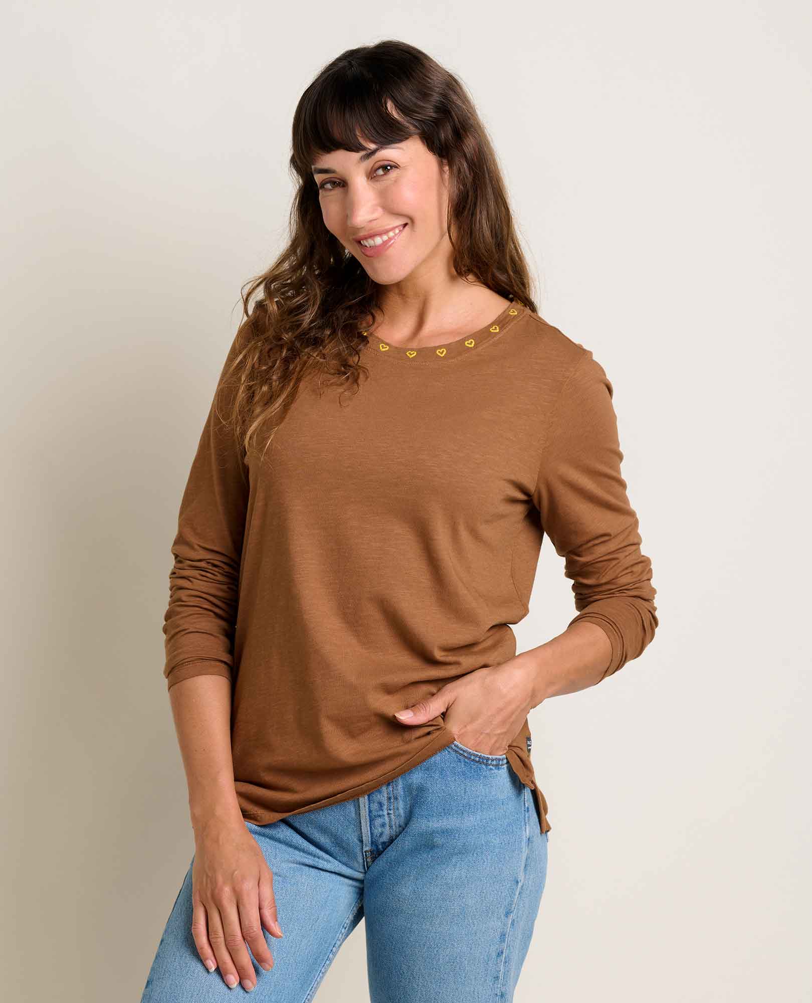 Primo Long Sleeve Embroidery Crew - Brown Sugar w/ Hearts