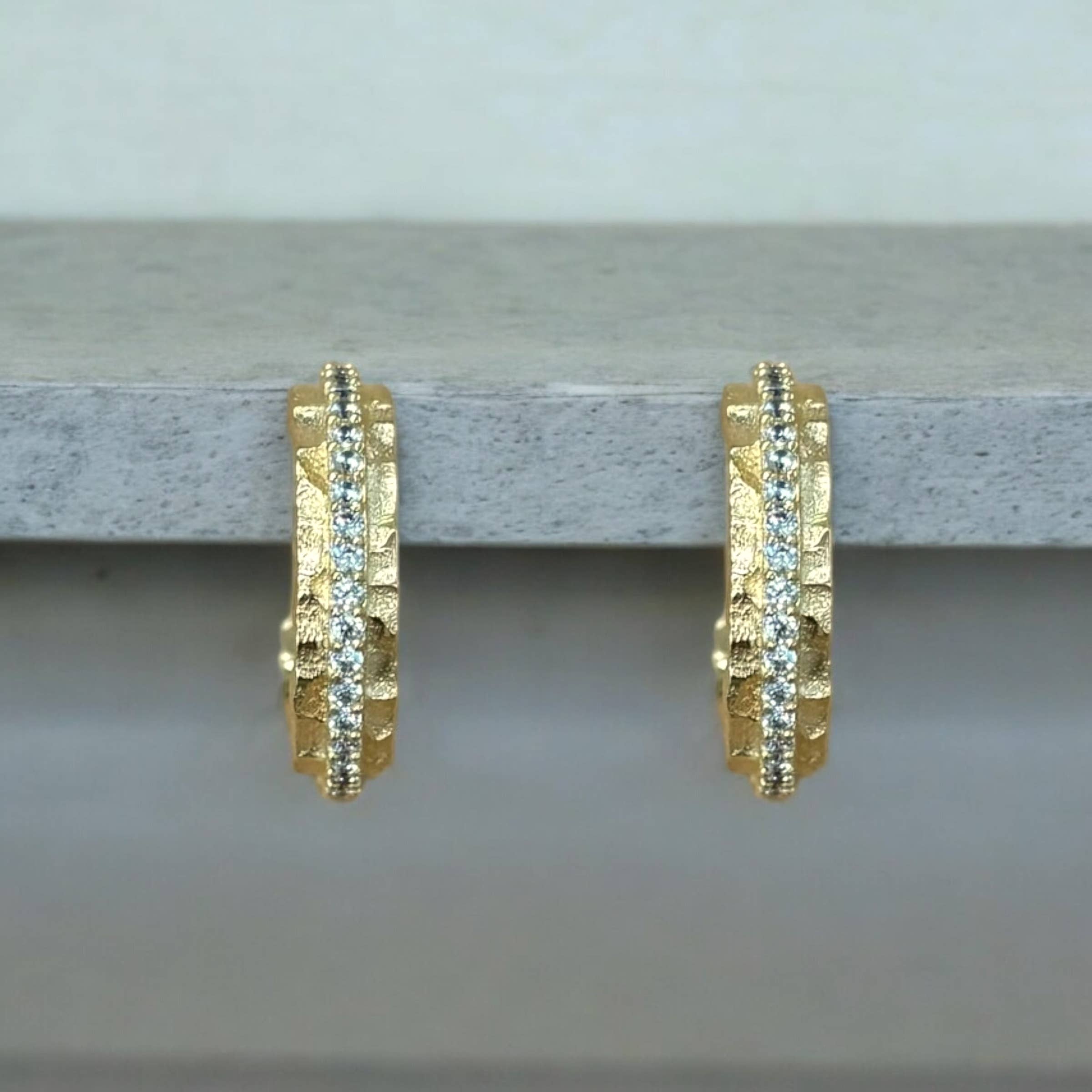 Mini Gold Egy Crystal Thin Hoops