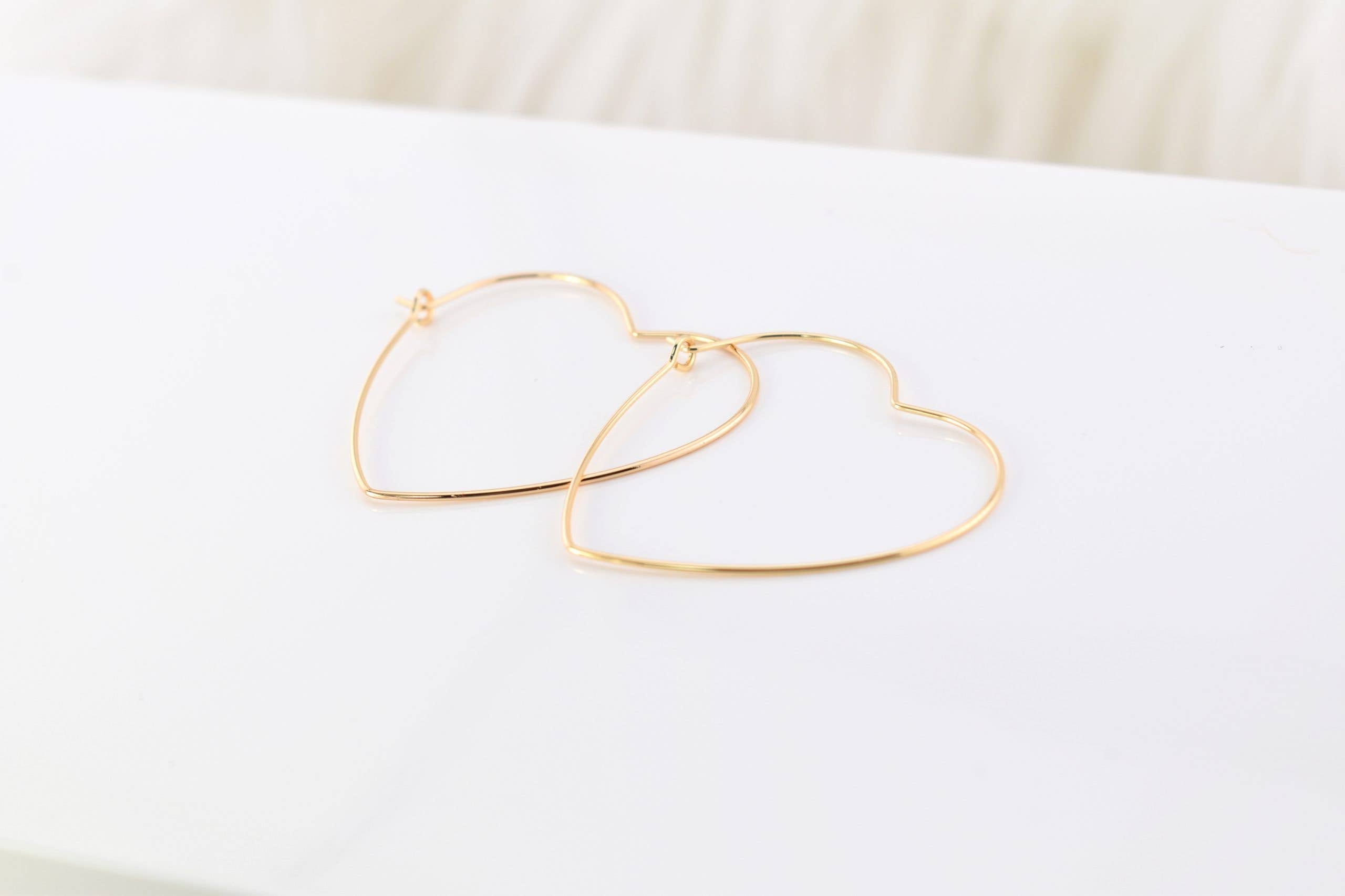 Davina Thin Heart Hoops