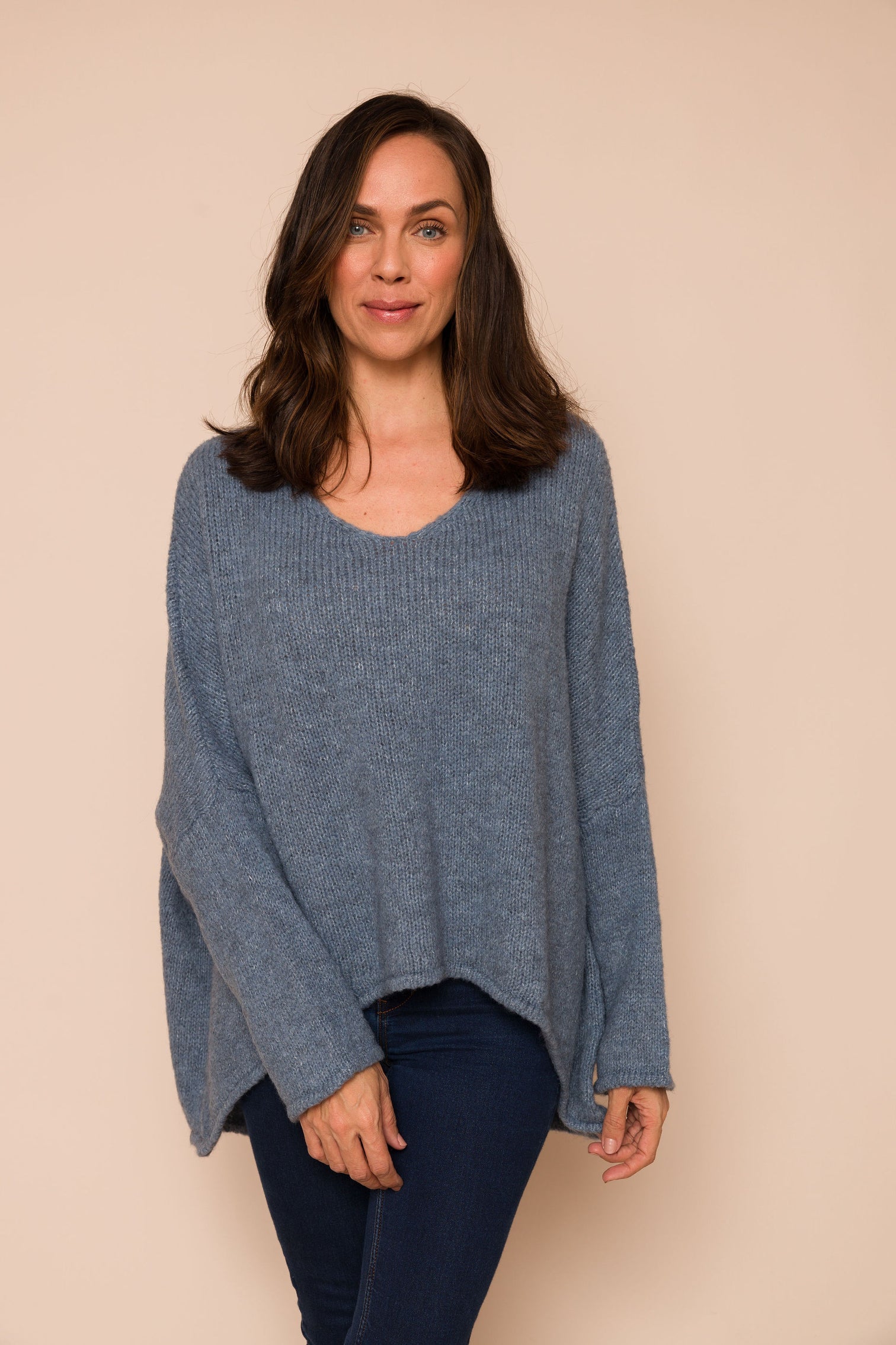 Fortune V-Neck Oversize Soft Sweater